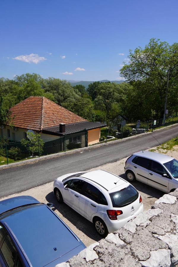 Apartments Manitovac M Niksic Exterior photo